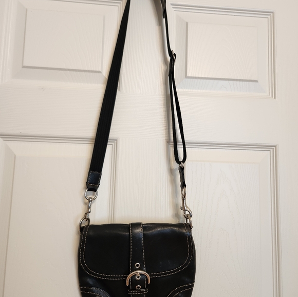 Vintage Coach Sml Black Leather Crossbody With Buckle On Front Flap - Picture 9 of 10